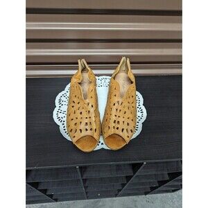 Flyfor Size 38 Brown Cut Out Leather Heeled Caged Sandal